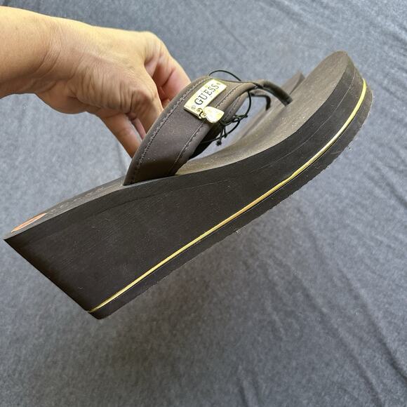 Guess Women's Brown Flip Flop Platform Wedge Gold Heart Charm Sandals Sz 11 Y2k - Picture 5 of 7
